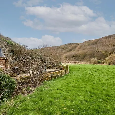 Host & - The Lobster Pot Saltburn-by-the-Sea